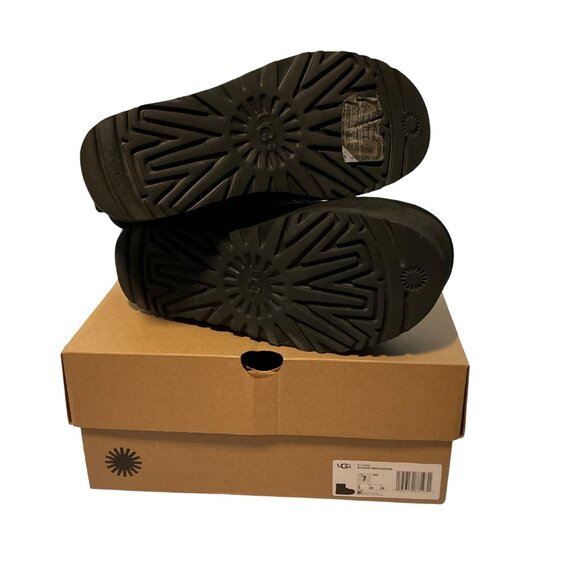 UGG Women’s Classic Mini Platform Booties – Size 7 – NWOT – Suede, UGGplush™ - Picture 6 of 11